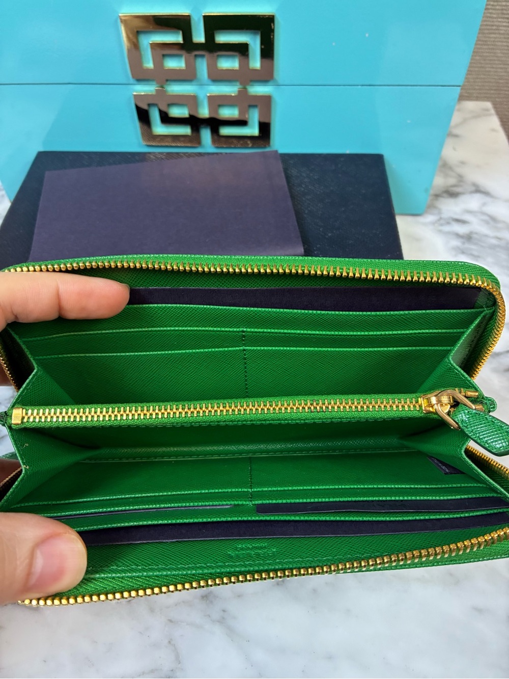 Prada Verde Green Saffiano Leather Zip Around Wallet - NWOT Brand New w/ Box - Picture 11 of 15